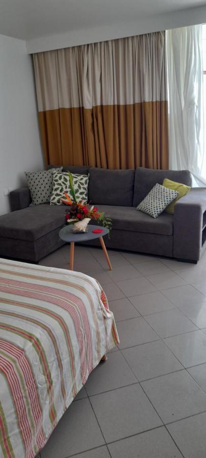Studio Pieds Dans L'Eau Apartment Le Gosier  Exterior photo