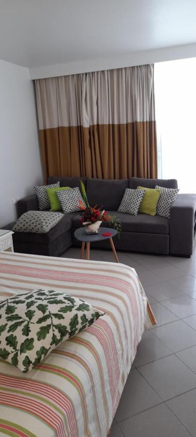 Studio Pieds Dans L'Eau Apartment Le Gosier  Exterior photo