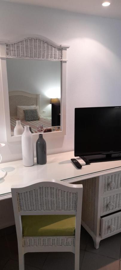 Studio Pieds Dans L'Eau Apartment Le Gosier  Exterior photo